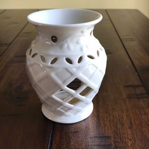 Tea light candle holder